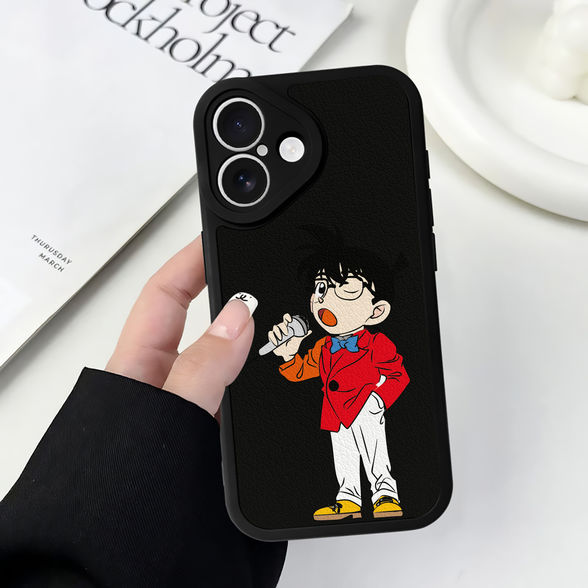 （画像用） 名探偵コナン 江戸川 コナン Detective Conan Conan Edogawa 【iPhone 16シリーズ対応】シリコンスマホケース（レザー調） 材質：シリコン